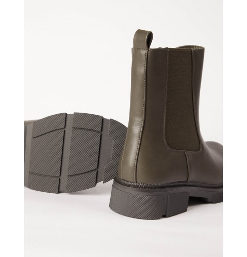 Classic Chelsea Boot Classic Chelsea Boot