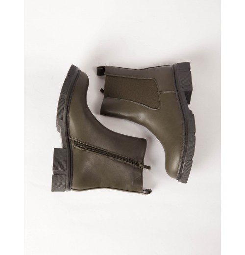 Classic Chelsea Boot Classic Chelsea Boot